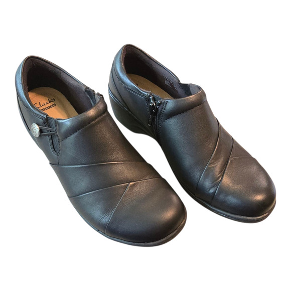 Clarks Channing Ann Slip-On Shoe Womens Size 7.5M Black Neutral Everyday Classic - Picture 1 of 10